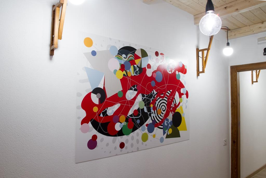 Art 2*